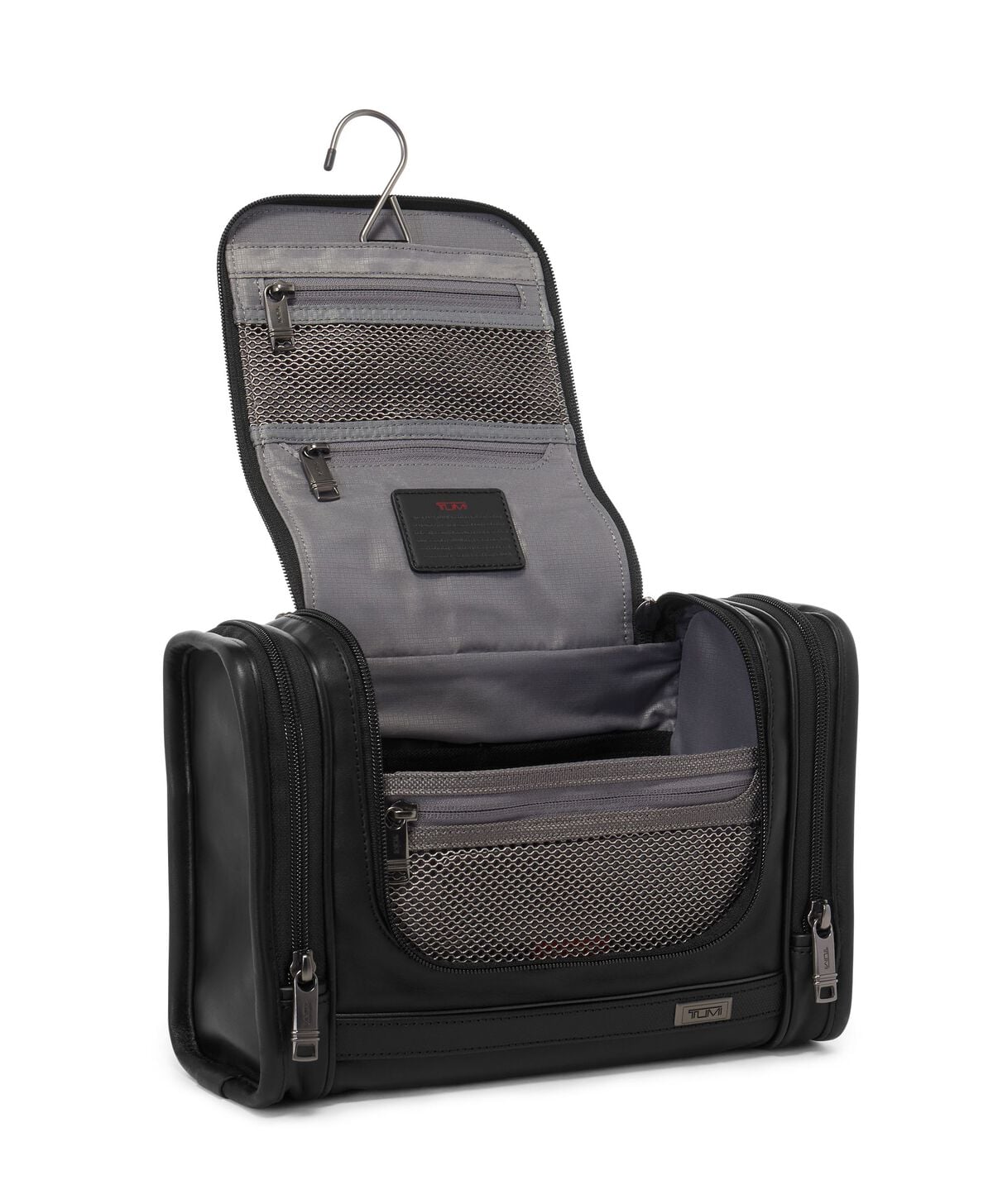 Alpha Hanging Travel Kit