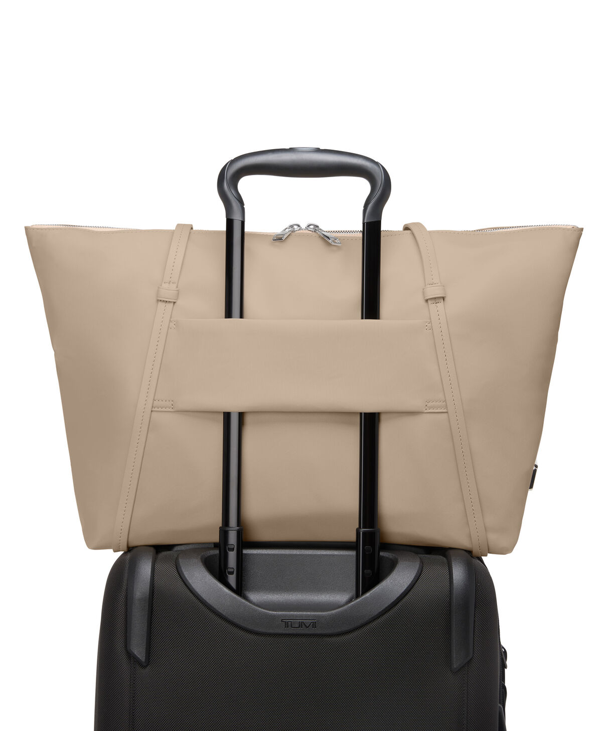 Voyageur Q Tote | TUMI Q Tote