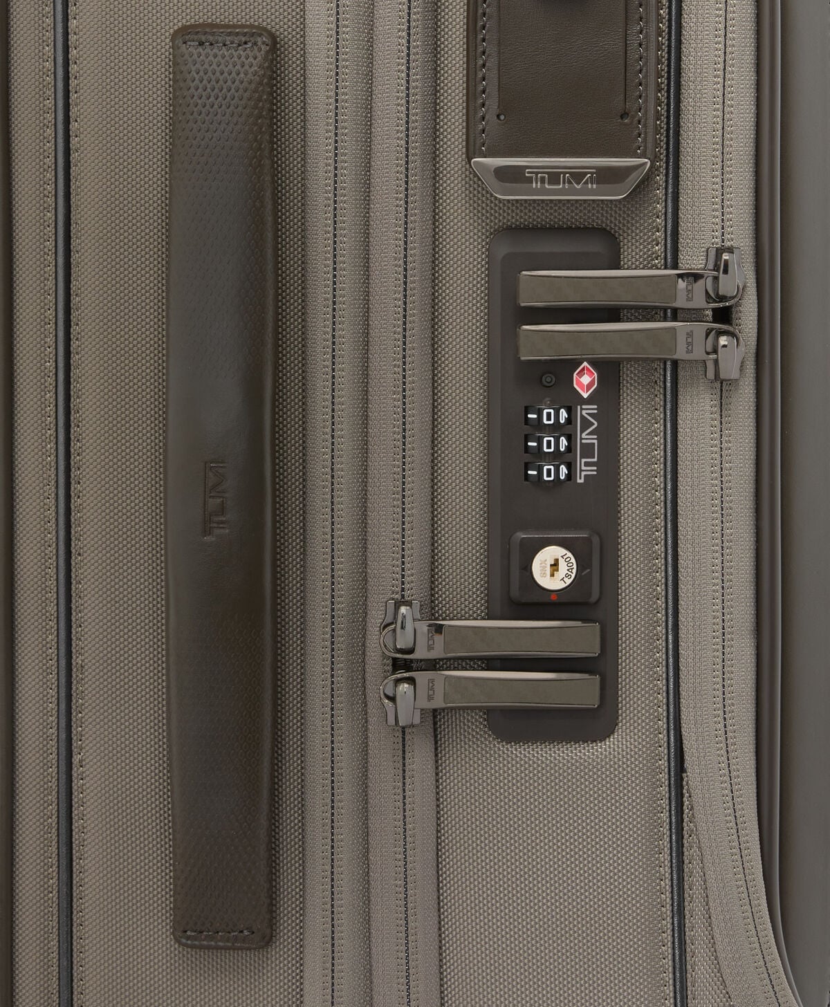 ARRIV&Eacute; Large Dual Access Expandable Cabin