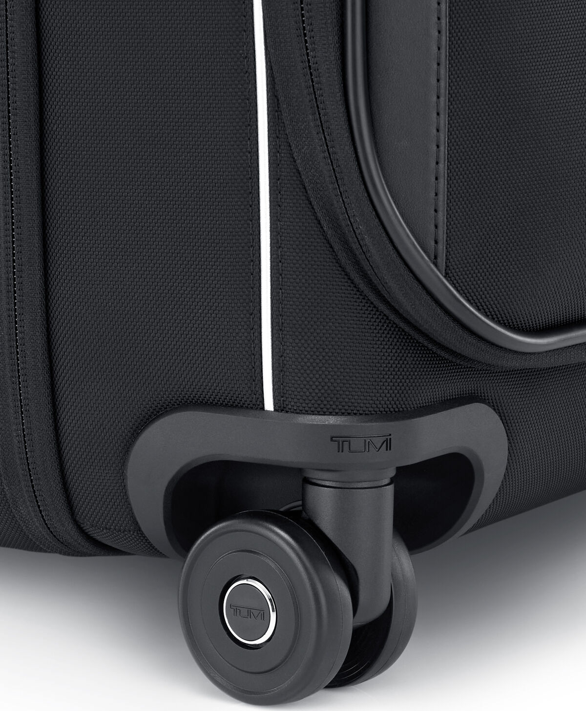 TUMI Short Trip Expandable Dual Access Checked Luggage 66 cm