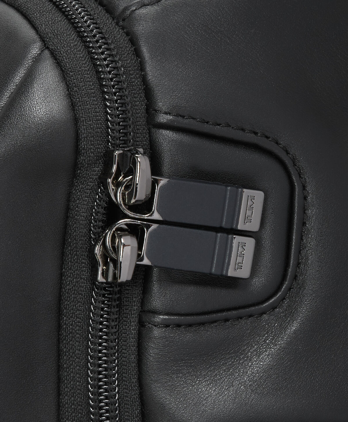 ALPHA Medium 15" Expandable Briefcase