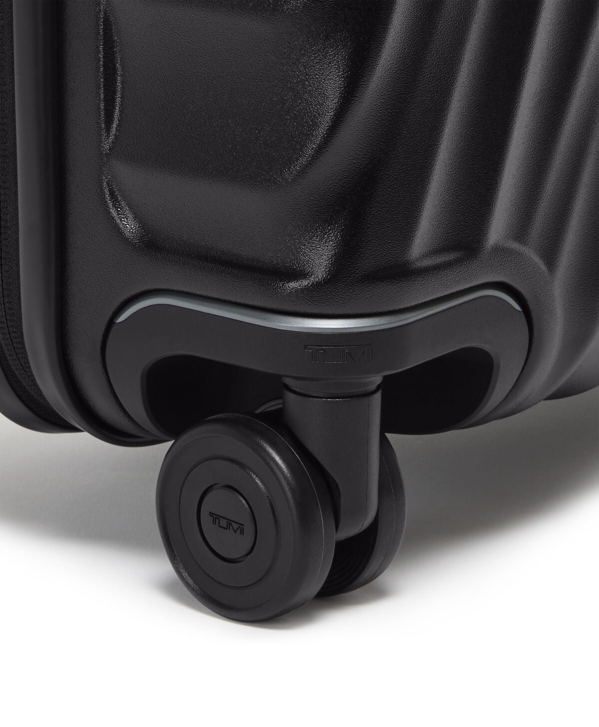 19 Degree Slim Cabin